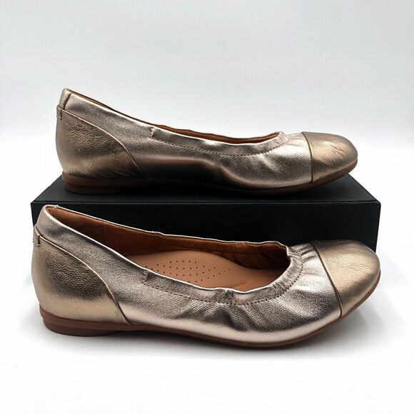 Clarks Artisan Rena Flats Women's Size 6.5 W Gold Metallic Cap toe - Picture 2 of 10